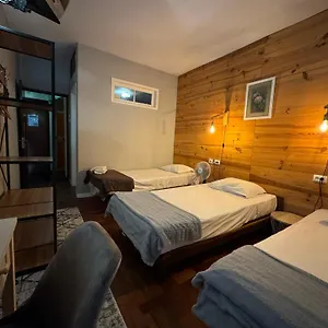 hostel-funchal-19.madeira-islandshotels.com/